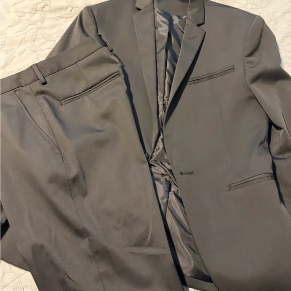 Prom Ready! Black Zara Men's Black Two-Piece Suit Jacket & Trousers - Picture 1 of 13